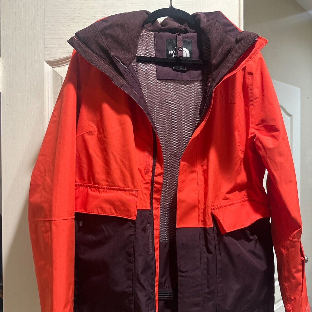 The North Face Women’s Waterproof Rain Jacket  Size Large